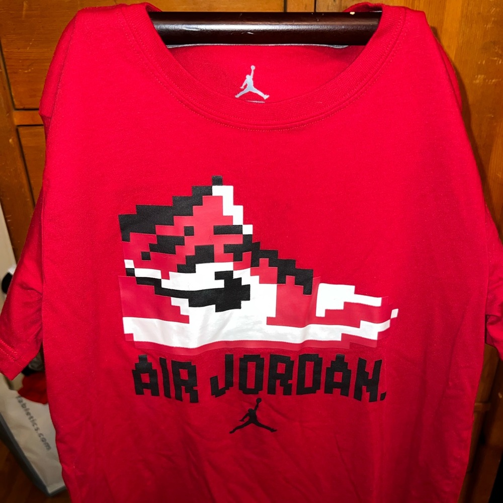 Air Jordan Short Sleeve Graphic Red T-Shirt XL Kids 13-15 years 158 cm - 170 cm